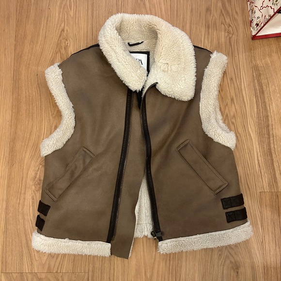 Zara Jackets & Blazers - Zara Brown Shearling Vest with Cream Trim